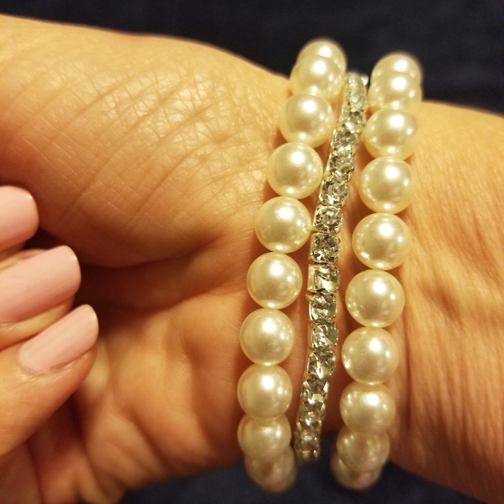 Pearl rhinestone bracelet set